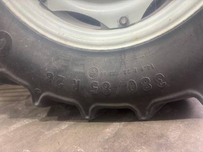 Bild 3:Traktor-Reifen Continental