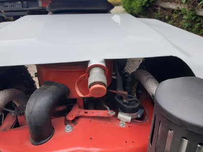 Bild 6:Kleintraktor mit Schneeschild und Schneefräse Gravely 818T