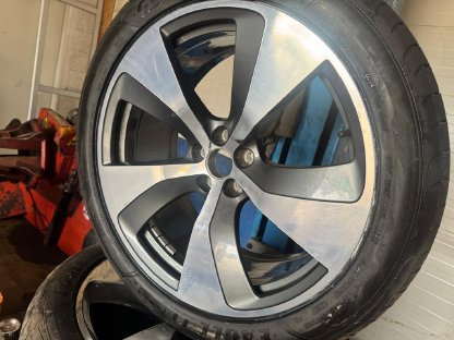 Bild 2:Alufelgen Audi Reifen 285/40R21