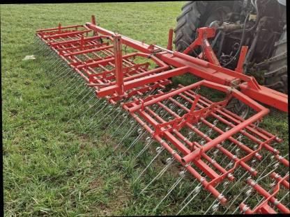 Bild 2:Hackstriegel Einböck 9m