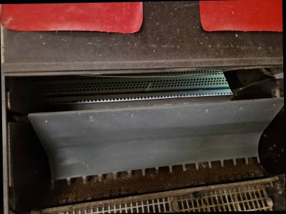 Bild 7:Legehennen-Stalleinrichtung