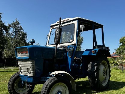 Bild 2:Ford Dexta 2000 Traktor Schlepper Agrarfahrzeug