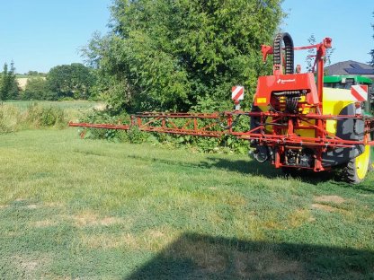 Bild 9:Feldspritze Rau/Kverneland iXter B10, 15 m