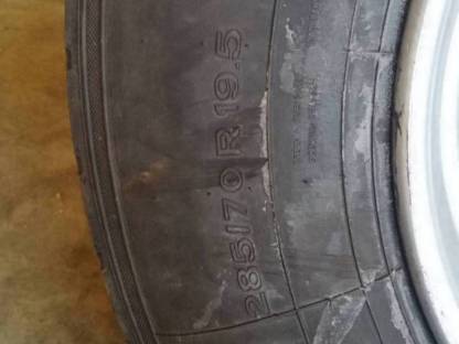 Bild 2:Komplett Kipperreifen 285/70R19.5 6-Loch ET0