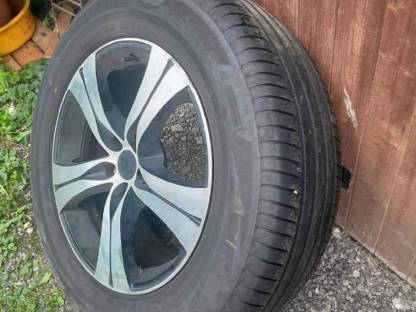 Bild 3:Neue Reifen mit Alufelgen für VW Amarok