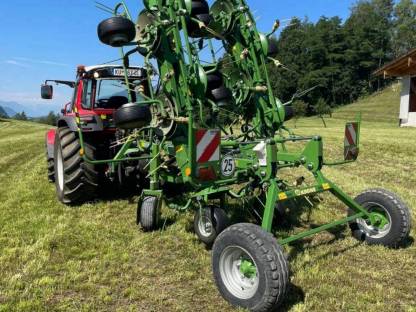 Bild 2:Krone Kreiselheuer KWT 10.02/10