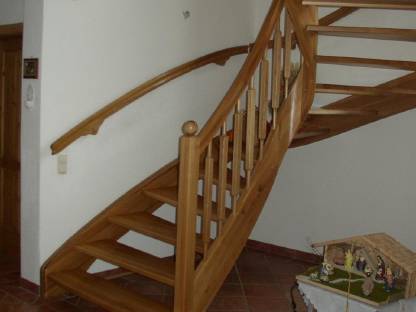 Holzstiege Ulme