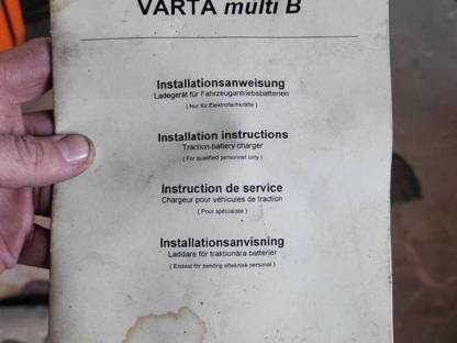 Bild 5:Ladegerät 12/24 V