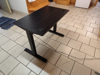 Bild 3:Verkaufe EDV Tisch, el. höhenverstellbar