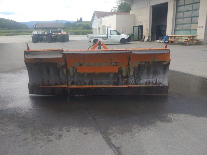 Bild 4:Kahlbacher Schneepflug HES 270