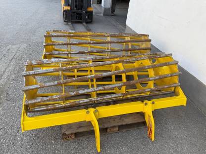 Bild 4:Pöttinger Rohrstabwalze