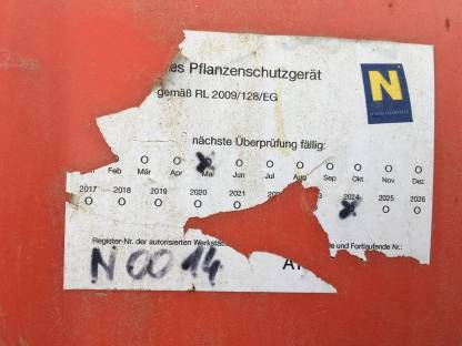 Bild 8:Feldspritze Jessernigg 12 m