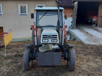 Bild 2:Steyr 8055