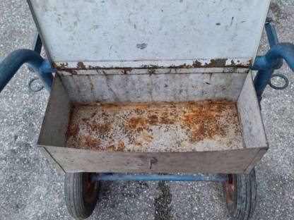 Bild 3:Flaschentransportwagen