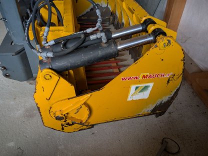 Bild 5:Silozange massiv mit Hubgerüst