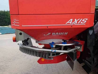Bild 3:Verkaufe Düngerstreuer Rauch Axis 30.1