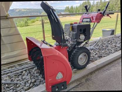 Bild 2:Schneefräse Hecht