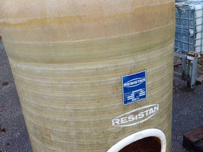 Bild 4:Polyestertank mit Mannloch