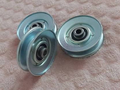 Bild 2:Rasentraktor Umlenkrolle für Antriebsriemen