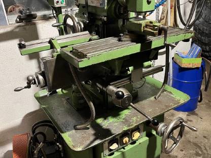 Fräsmaschine Acira F3