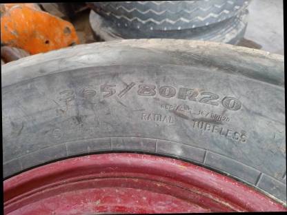 Bild 3:Reifen 365/80 R20