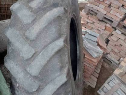 Bild 3:Reifen 380/85R24 Continental AC 85