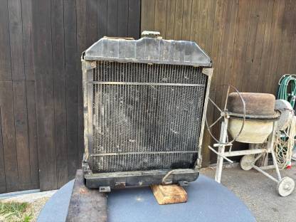 Bild 3:Kühler Steyr 8065