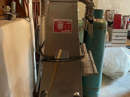 Bild 8:Abfüllanlage mit Filter, Flaschenwaschmaschine