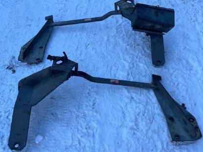 Bild 4:Frontladerkonsole Hauer Oberrahmen-System