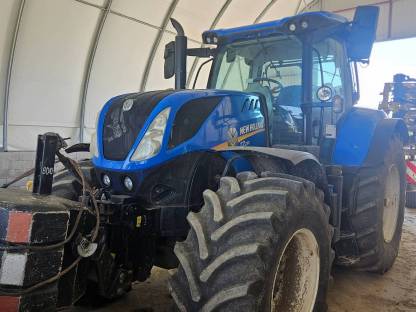 Bild 2:New Holland T7 230