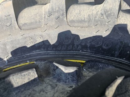 Bild 4:Traktorreifen 2x270/95R32, 2x320/90R46