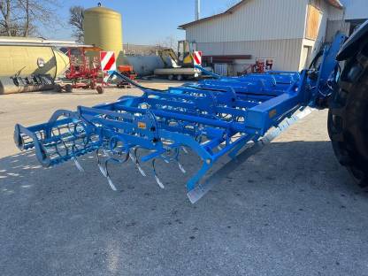 Bild 5:Lemken Saatbeetkombination Korund 8