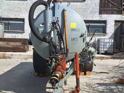 Bild 2:Vakutec Güllefass