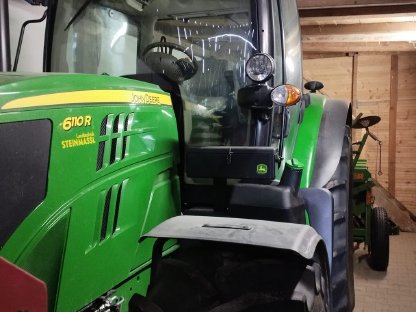 Bild 6:John Deere Schlepper R 6110
