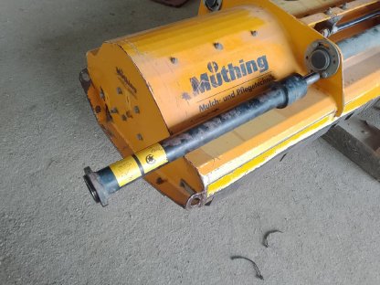 Bild 2:Antriebswelle Müthing MUM 280