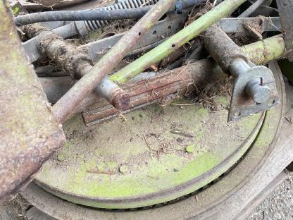 Bild 3:Mähdrescher Ersatzteile Senator