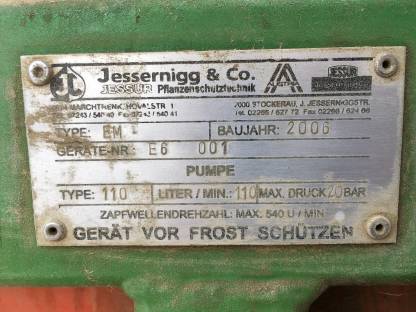 Bild 2:Feldspritze Jessernigg 12 m