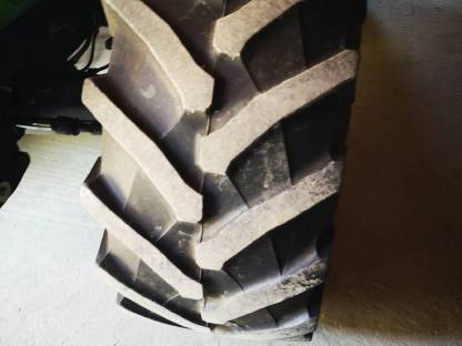 Traktorreifen 540 65R24 und 600 65R34