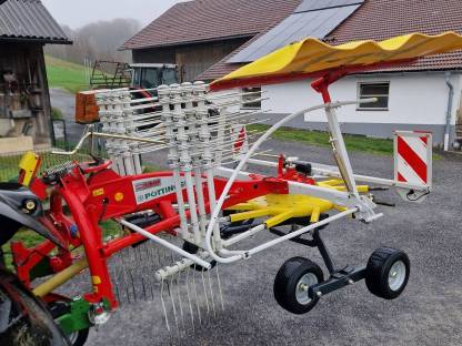 Bild 5:Pöttinger Top 422 Schwader