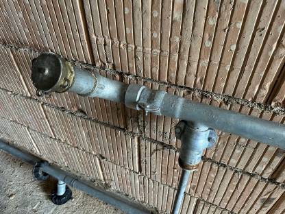 Bild 3:Schütz Dieseltank Heizöltank 1.000 l Füllleitungen