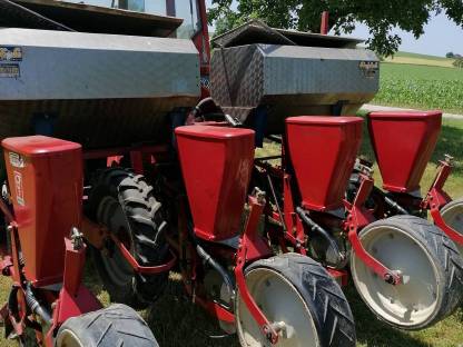 Bild 2:Einzelkorn-Sähmaschine Gasparado 520