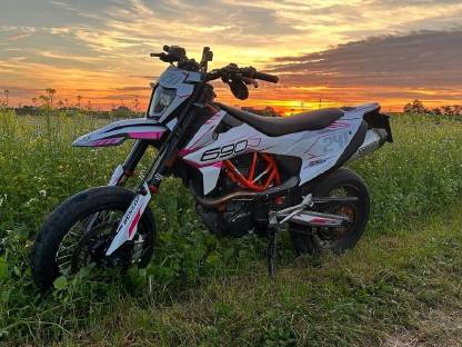 Bild 3:KTM 690 SMC-R Supermoto