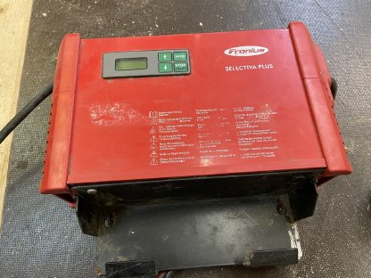 Bild 3:Ladegerät Fronius