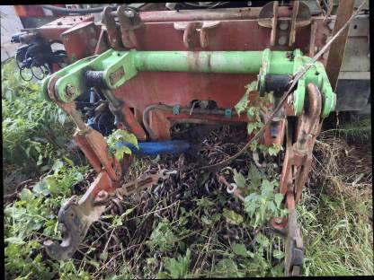 Bild 5:Joskin 16.000 TRS Tridem 3 Achse Güllefass, Zubringer mit hydr.