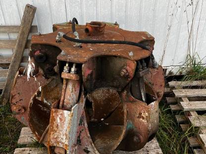 Bild 2:Mehrschalengreifer, Schrottgreifer