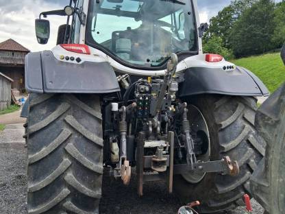 Bild 6:Valtra N174 Rüfa