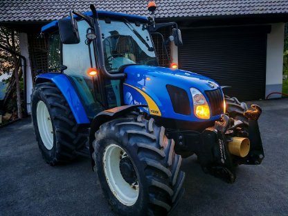 New Holland T5060