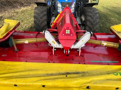 Bild 3:Pöttinger Novacat 306F Scheibenmähwerk Frontmähwerk