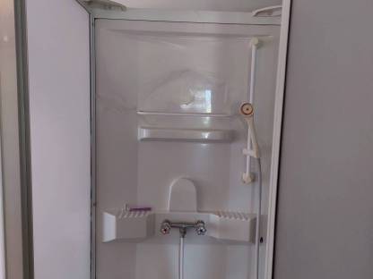 Bild 2:Standduschkabine