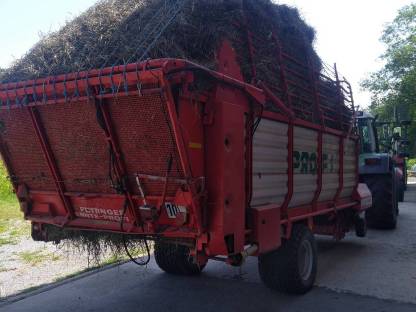 Bild 2:Pöttinger Ladewagen Profi 2